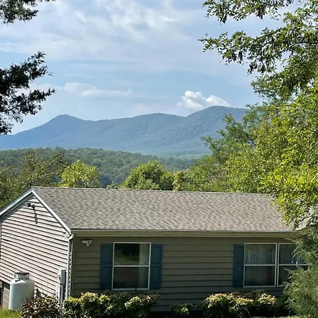 The Firefly Lodge At Shenandoah